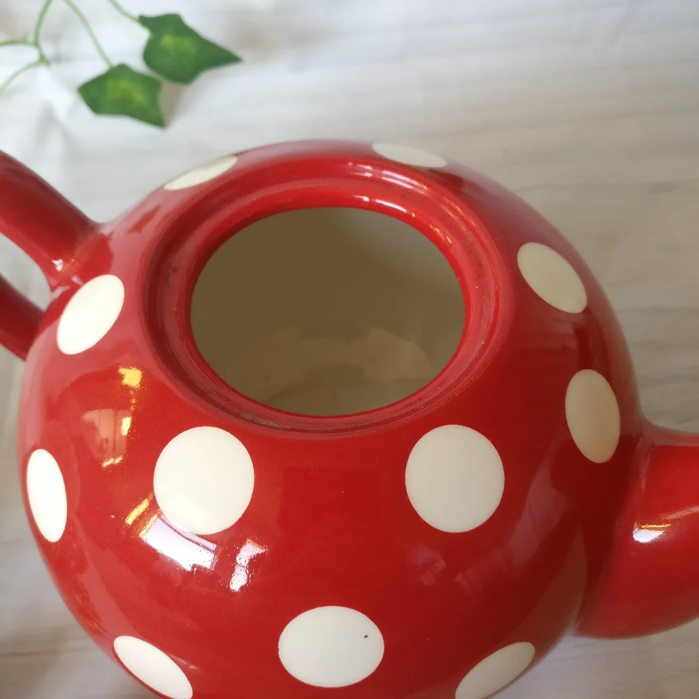 💎✨ Red Polkadot Teapot 💕☕